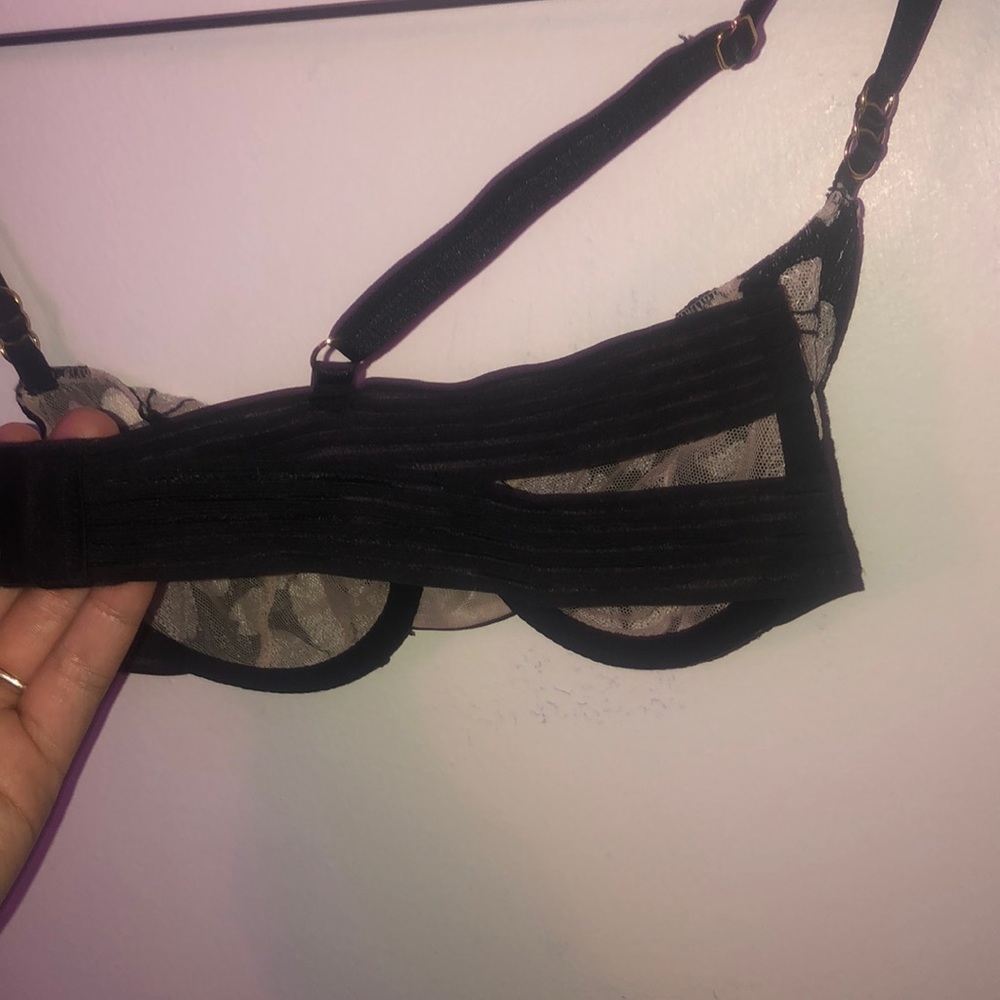 Victoria secret lace bra - Picture 3 of 4